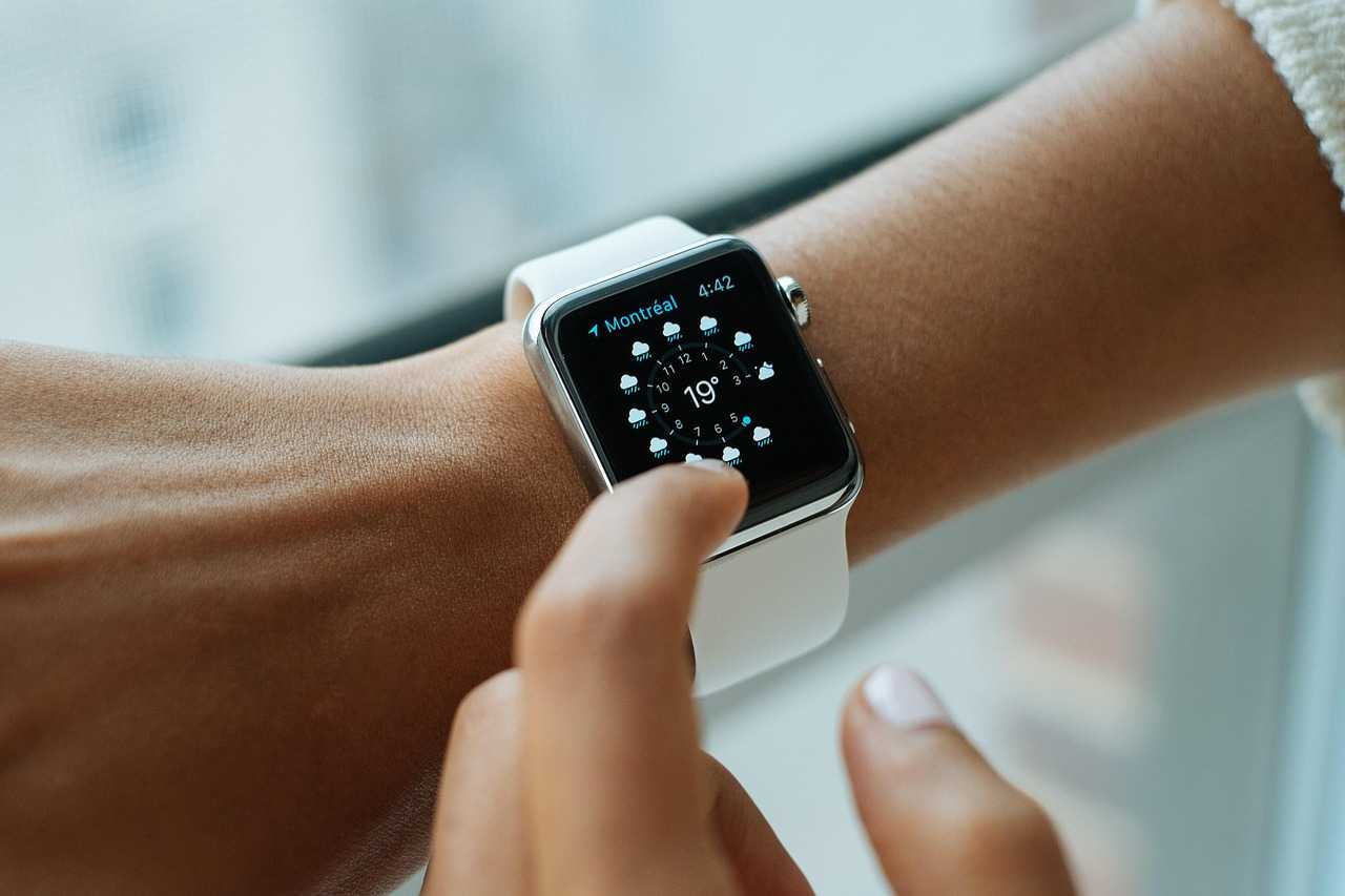 Top 5 Smartwatches Reviewed: Features, Battery, and Performance ...